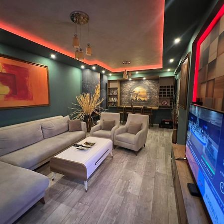 Luxurious Apartment With City View Pristina Exterior photo