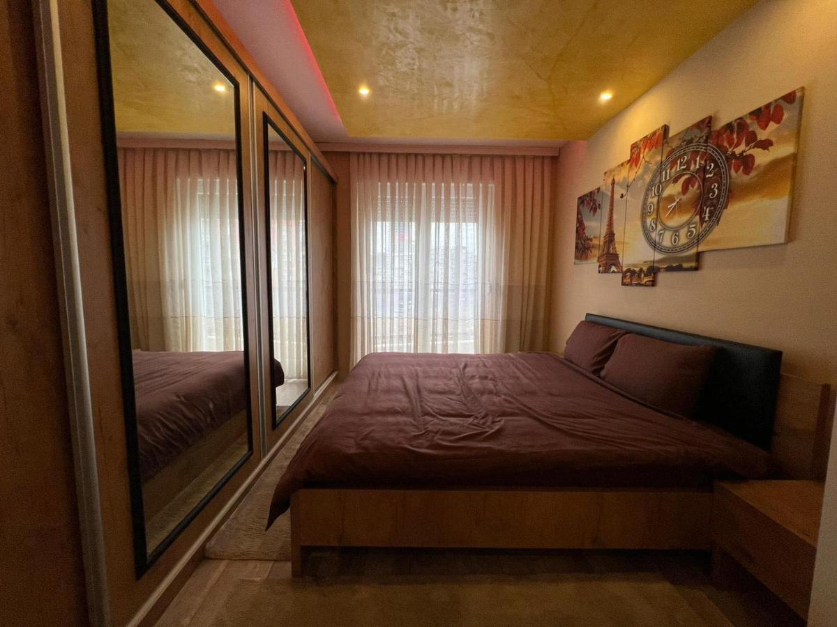 Luxurious Apartment With City View Pristina Exterior photo