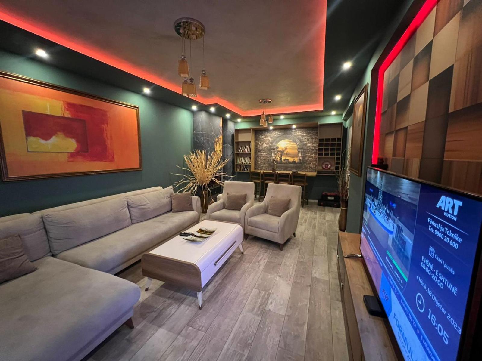 Luxurious Apartment With City View Pristina Exterior photo